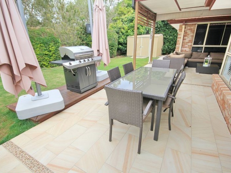 39 Carinyan Drive, Birkdale QLD 4159