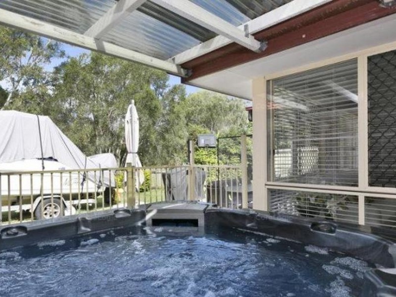 39 Carinyan Drive, Birkdale QLD 4159