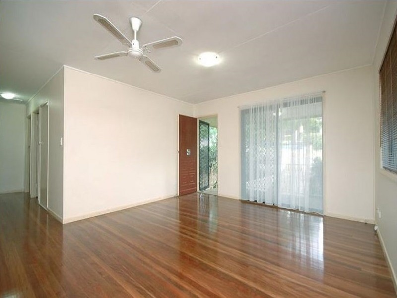 100 Fegen Drive, Moorooka QLD 4105