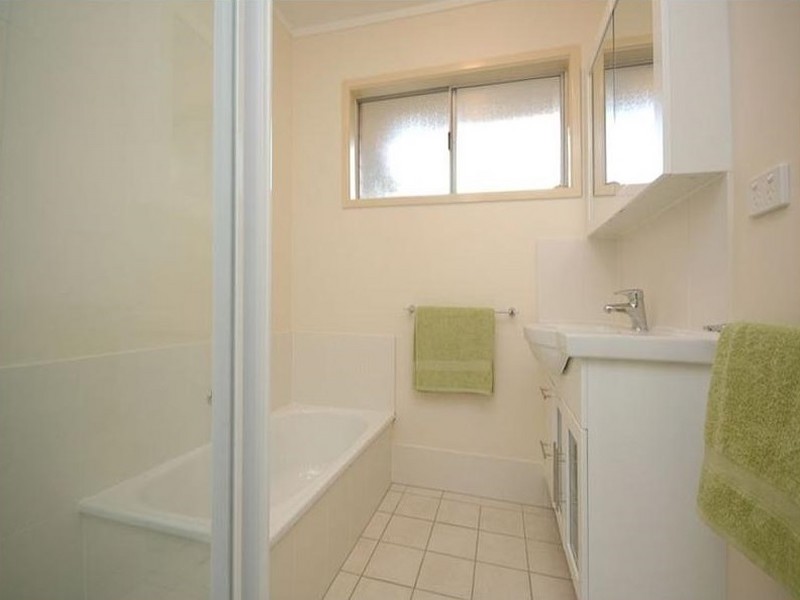 100 Fegen Drive, Moorooka QLD 4105