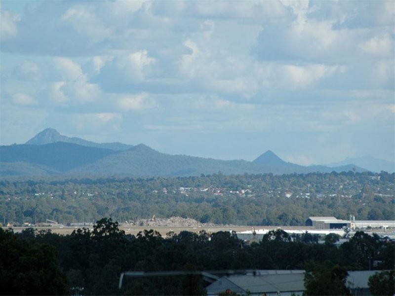 100 Fegen Drive, Moorooka QLD 4105