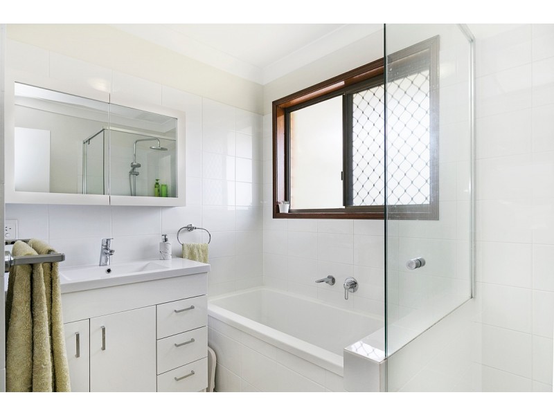 6 Felspar Street, Eight Mile Plains QLD 4113