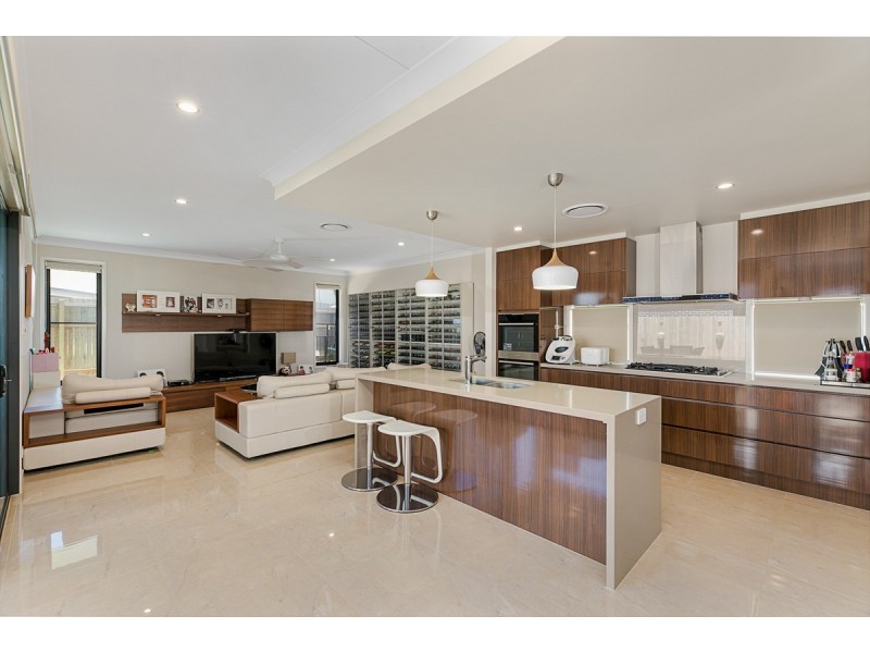 38 Sandalwood Street, Thornlands QLD 4164