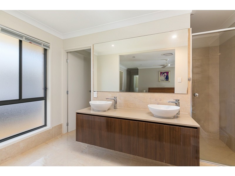 38 Sandalwood Street, Thornlands QLD 4164