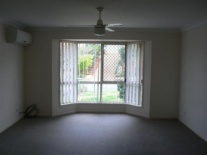 8 Daydream Street, Redland Bay QLD 4165