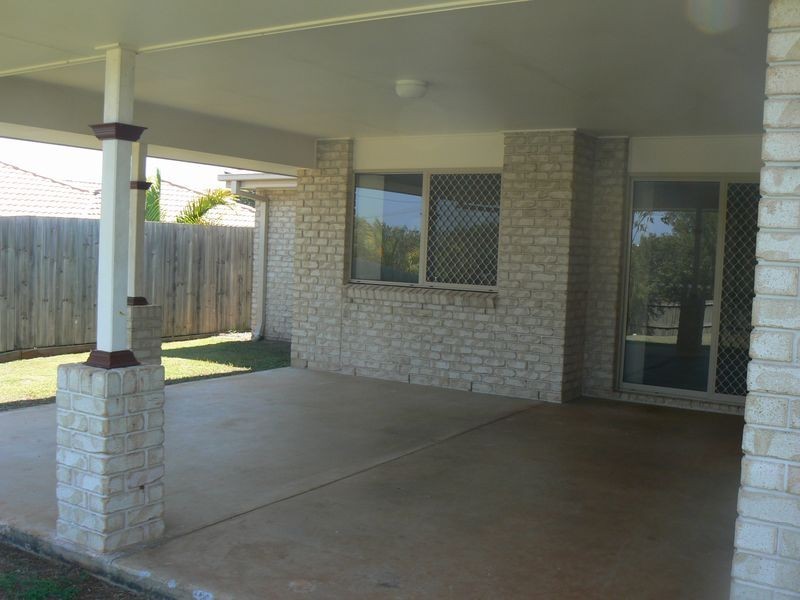 8 Daydream Street, Redland Bay QLD 4165