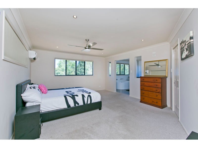 14 Gloria Parade, Redland Bay QLD 4165