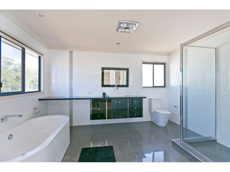 14 Gloria Parade, Redland Bay QLD 4165