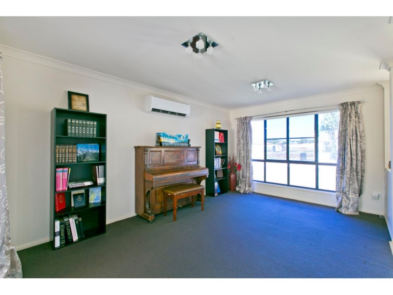 14 Gloria Parade, Redland Bay QLD 4165