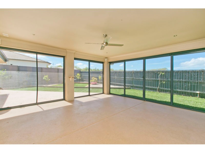 14 Gloria Parade, Redland Bay QLD 4165