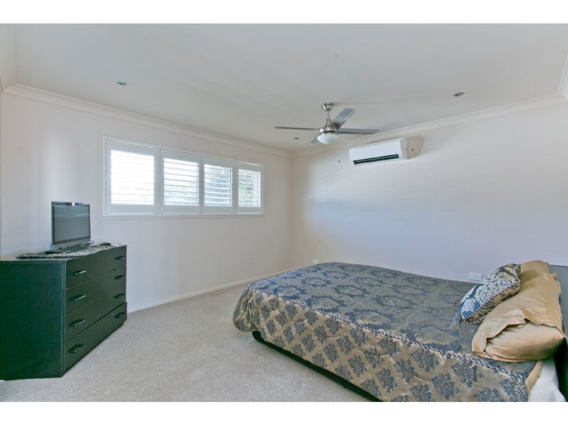 14 Gloria Parade, Redland Bay QLD 4165