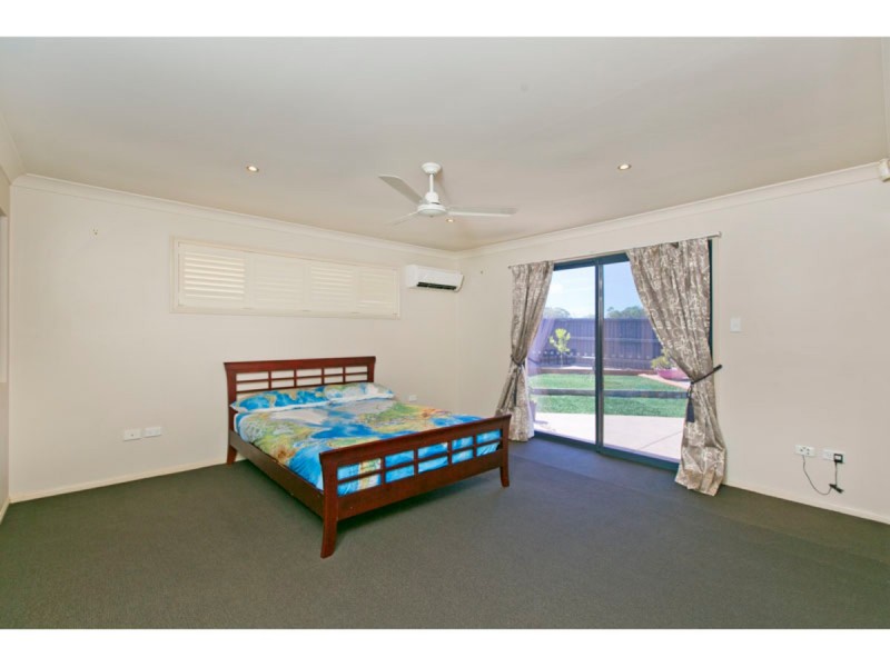 14 Gloria Parade, Redland Bay QLD 4165