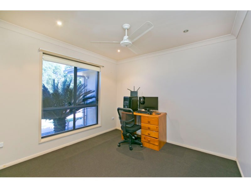 14 Gloria Parade, Redland Bay QLD 4165