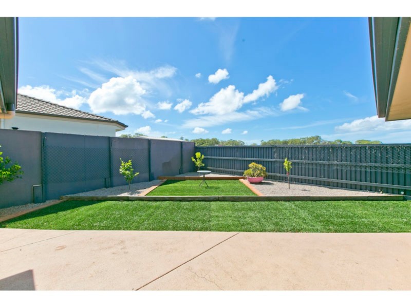 14 Gloria Parade, Redland Bay QLD 4165