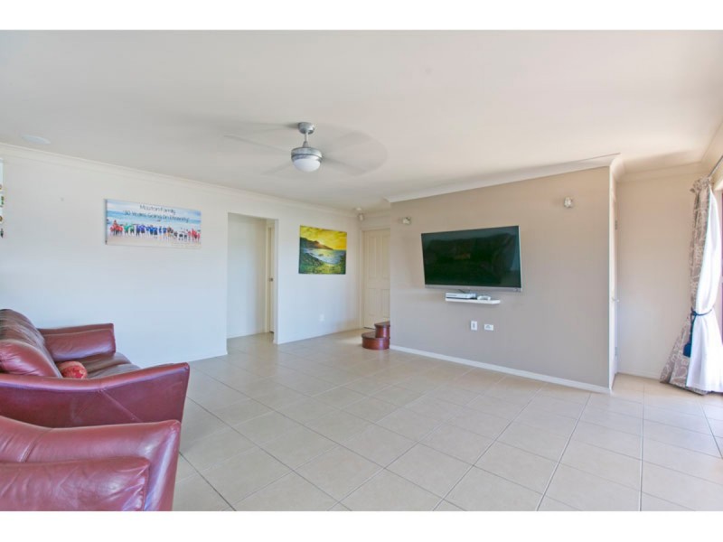 14 Gloria Parade, Redland Bay QLD 4165