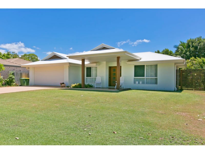 12 Gloria Parade, Redland Bay QLD 4165