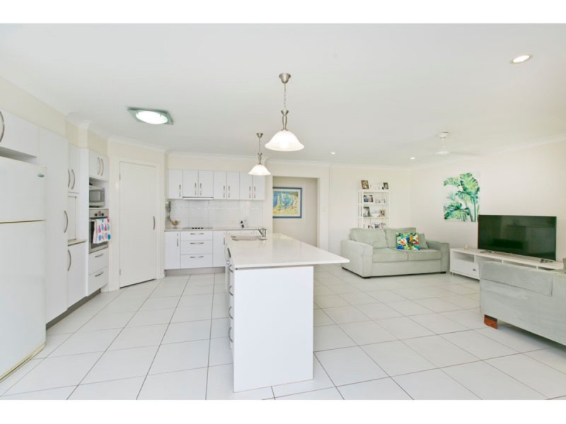 12 Gloria Parade, Redland Bay QLD 4165