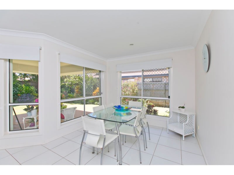 12 Gloria Parade, Redland Bay QLD 4165