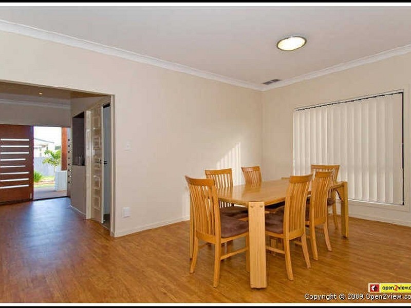 8 Seaspray Street, Thornlands QLD 4164