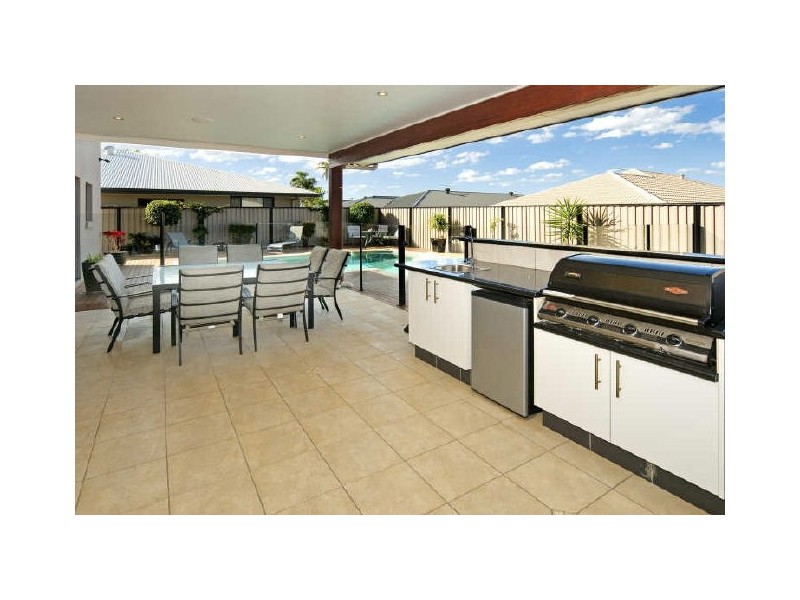 5 Maria Court, Wellington Point QLD 4160