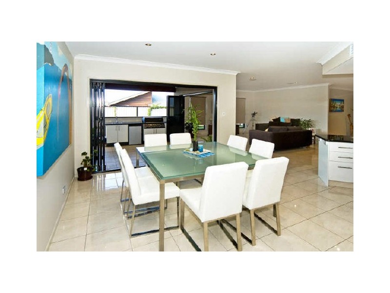 5 Maria Court, Wellington Point QLD 4160