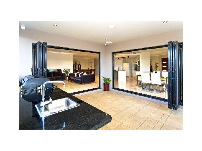 5 Maria Court, Wellington Point QLD 4160