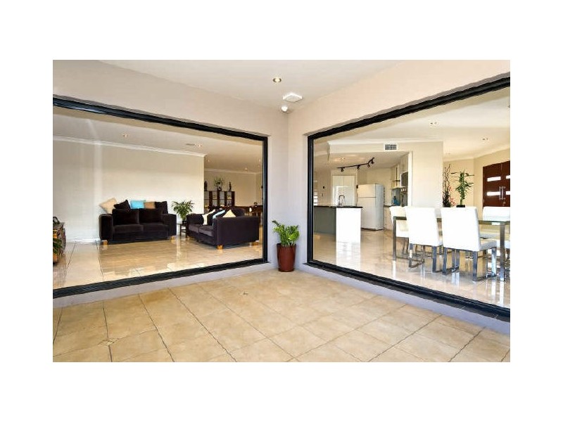 5 Maria Court, Wellington Point QLD 4160