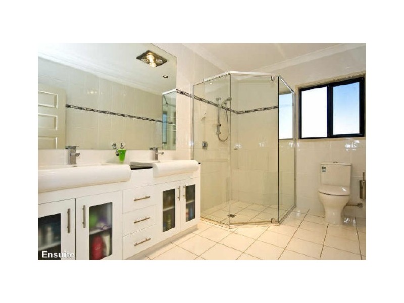 5 Maria Court, Wellington Point QLD 4160