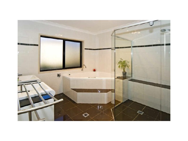 5 Maria Court, Wellington Point QLD 4160