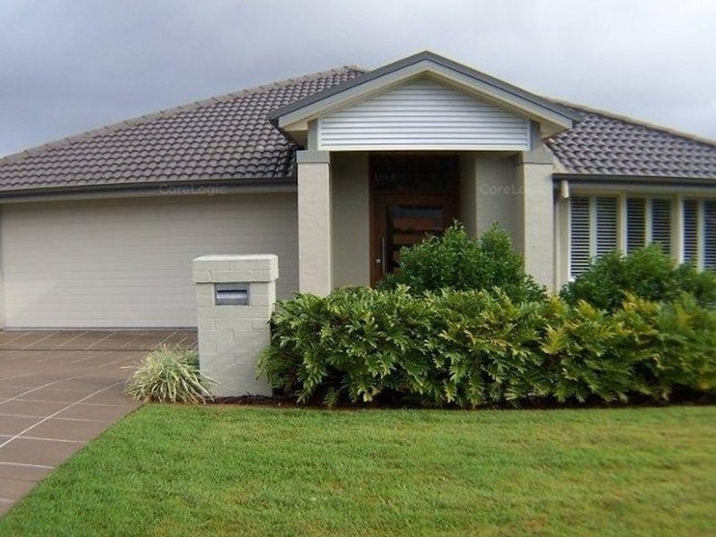 4 Amalia Street, Birkdale QLD 4159