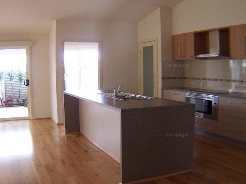 4 Amalia Street, Birkdale QLD 4159