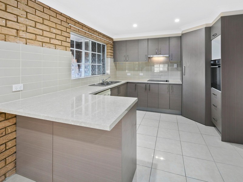 1 Lake View Drive, Thornlands QLD 4164