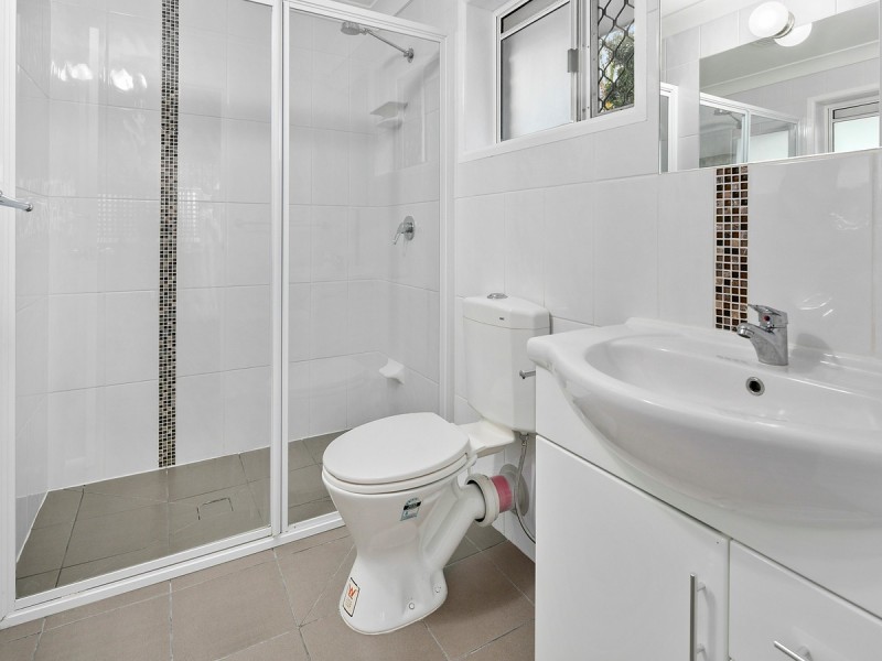 1 Lake View Drive, Thornlands QLD 4164