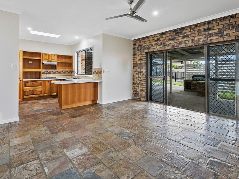 2 Commodore Court, Cleveland QLD 4163