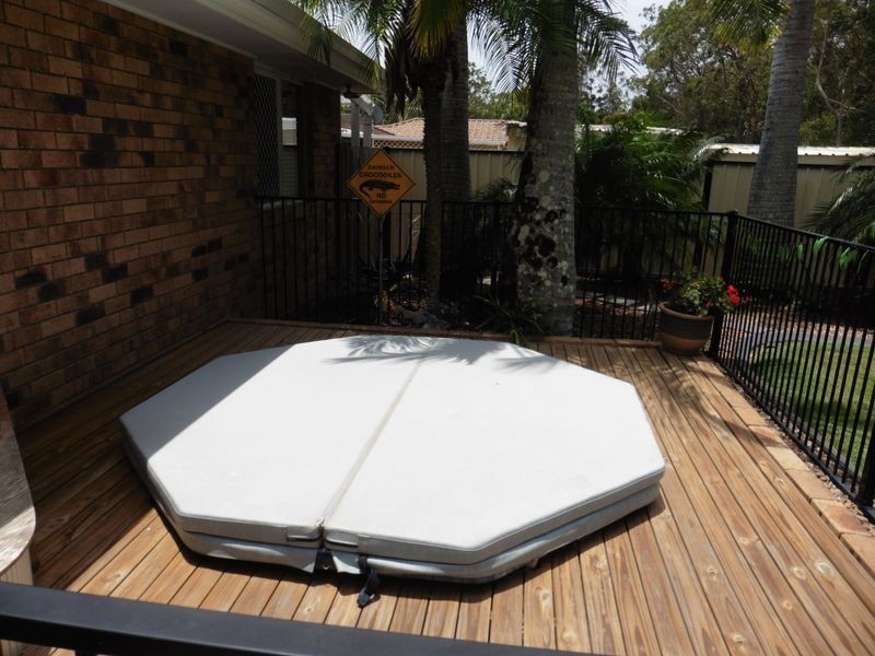 18 Terrier Court, Redland Bay QLD 4165