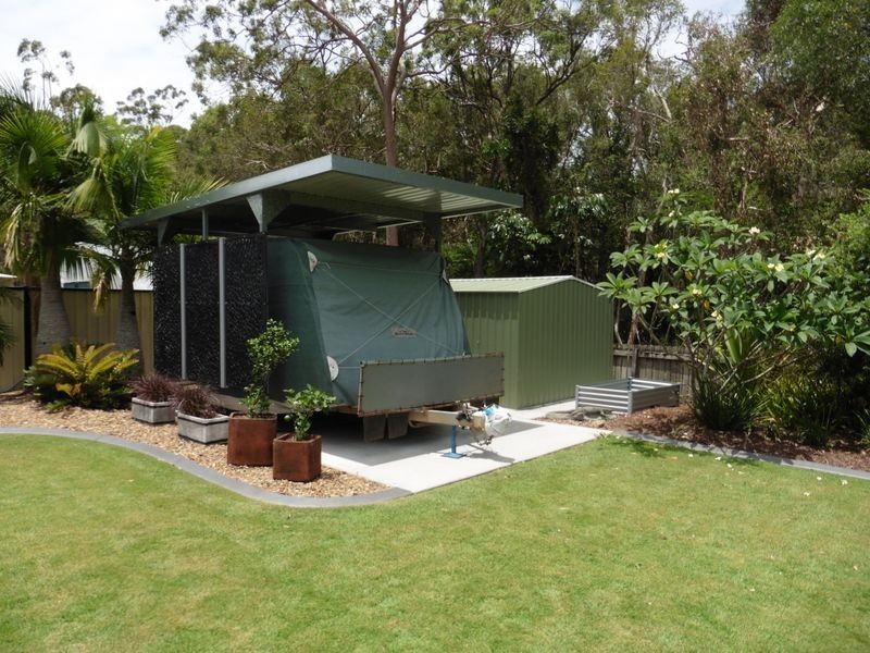 18 Terrier Court, Redland Bay QLD 4165