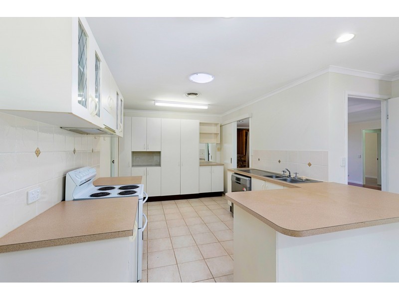 11 Lewisham Court, Birkdale QLD 4159