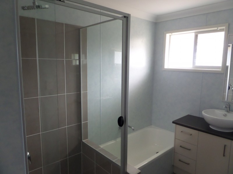 33 Lawn Terrace, Capalaba QLD 4157