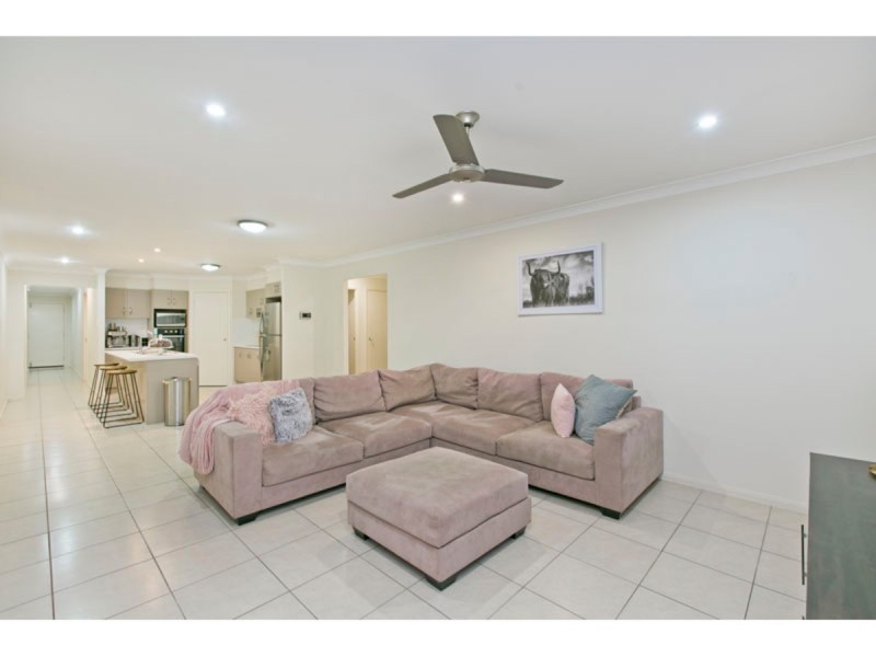 10 Lizard Place, Redland Bay QLD 4165