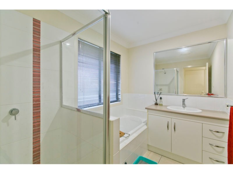 10 Lizard Place, Redland Bay QLD 4165