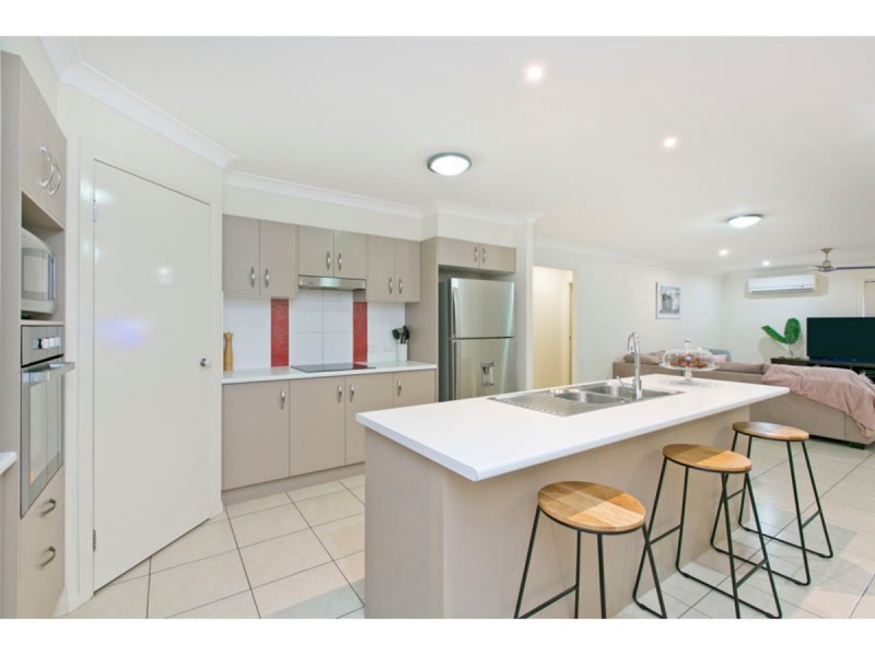 10 Lizard Place, Redland Bay QLD 4165