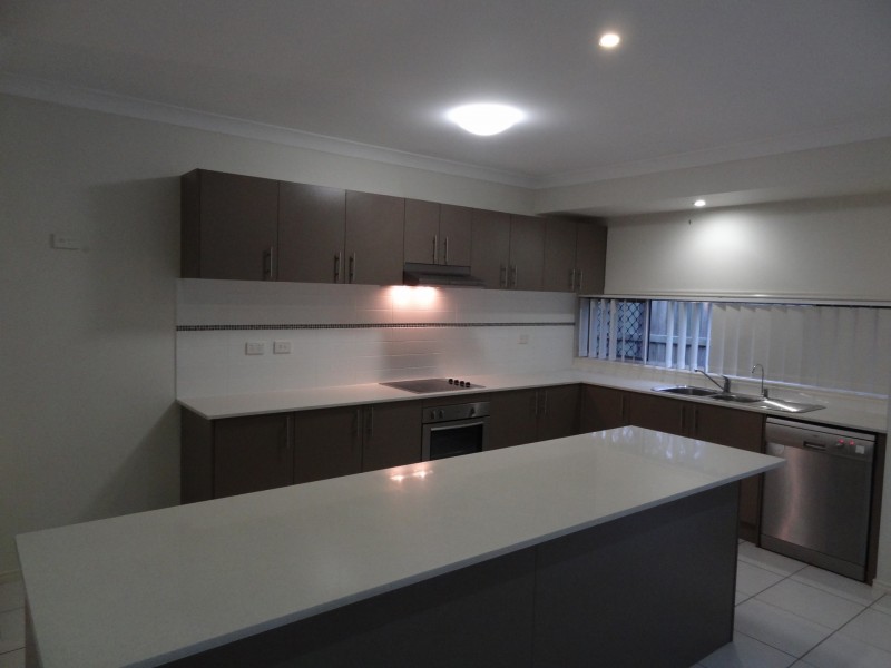 2 Peregian Close, Manly West QLD 4179