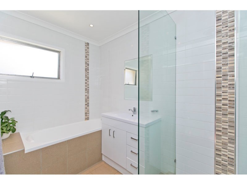 66 Cranleigh Street, Wynnum West QLD 4178
