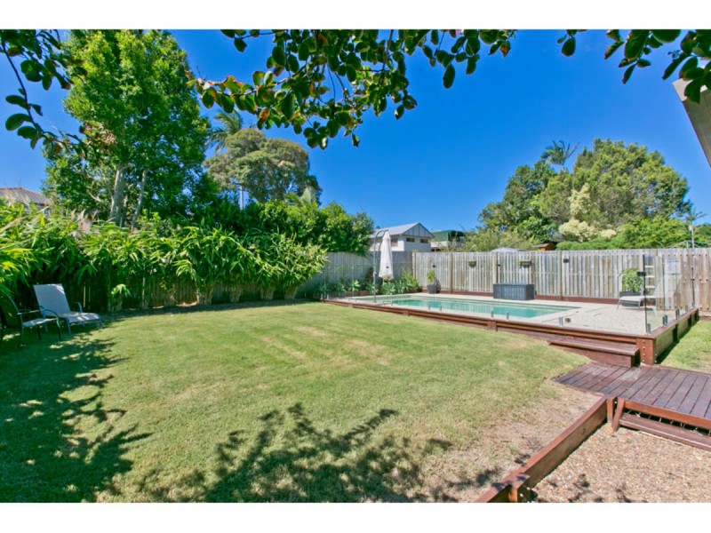 66 Cranleigh Street, Wynnum West QLD 4178