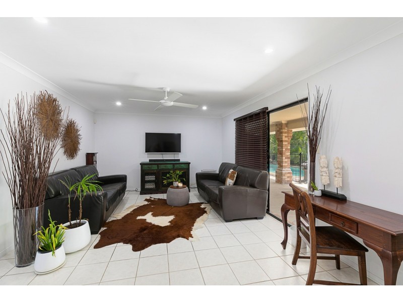 24 Attenborough Circuit, Redland Bay QLD 4165