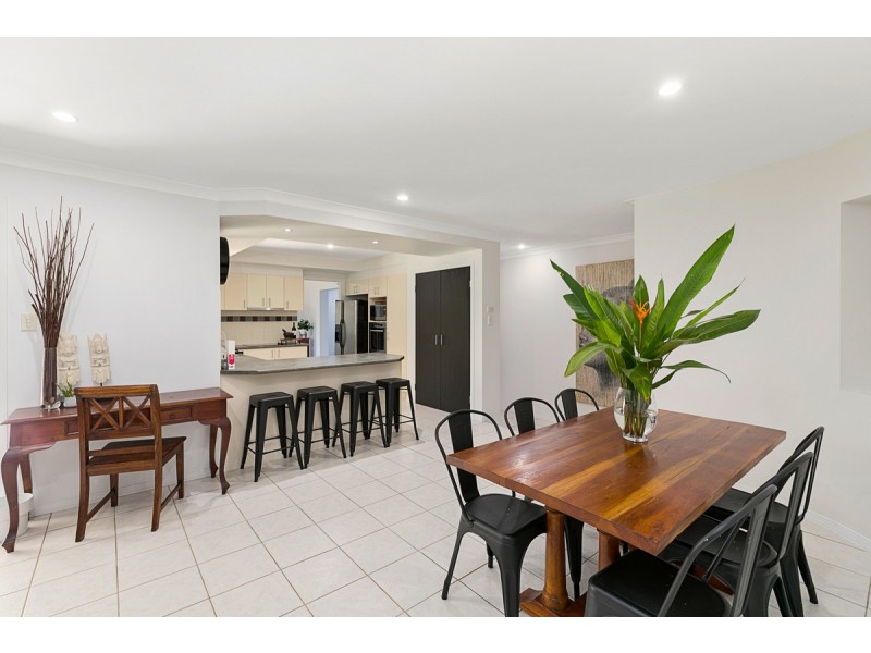 24 Attenborough Circuit, Redland Bay QLD 4165