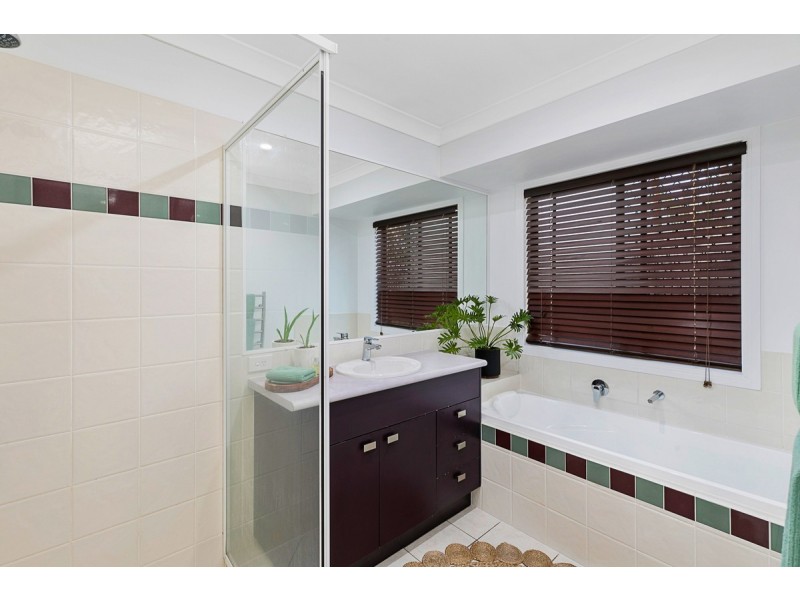24 Attenborough Circuit, Redland Bay QLD 4165