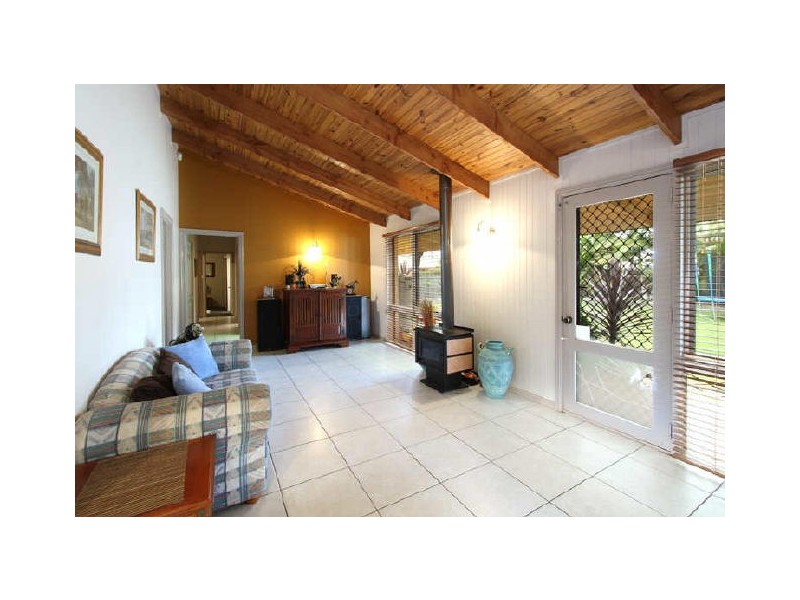 22 Jay Crescent, Redland Bay QLD 4165