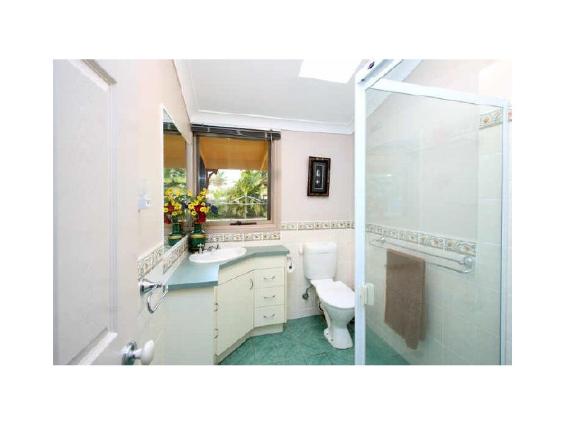 22 Jay Crescent, Redland Bay QLD 4165