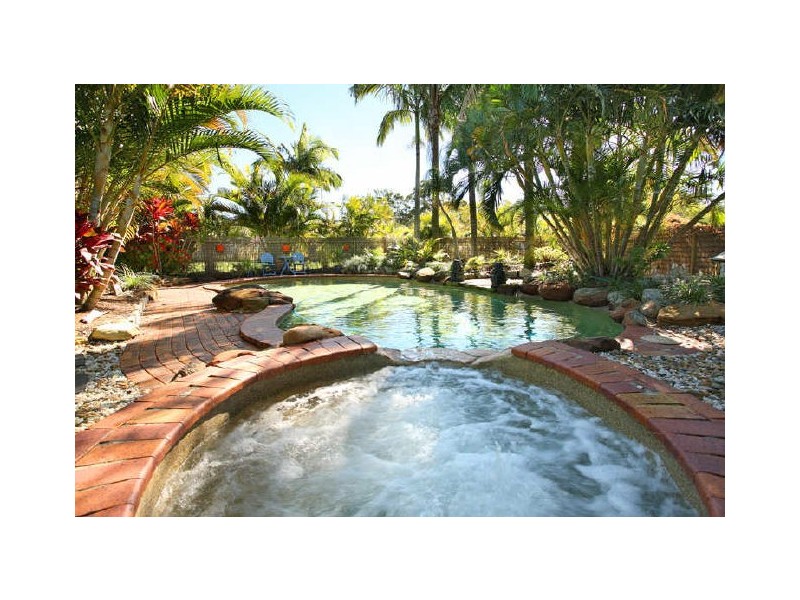 22 Jay Crescent, Redland Bay QLD 4165